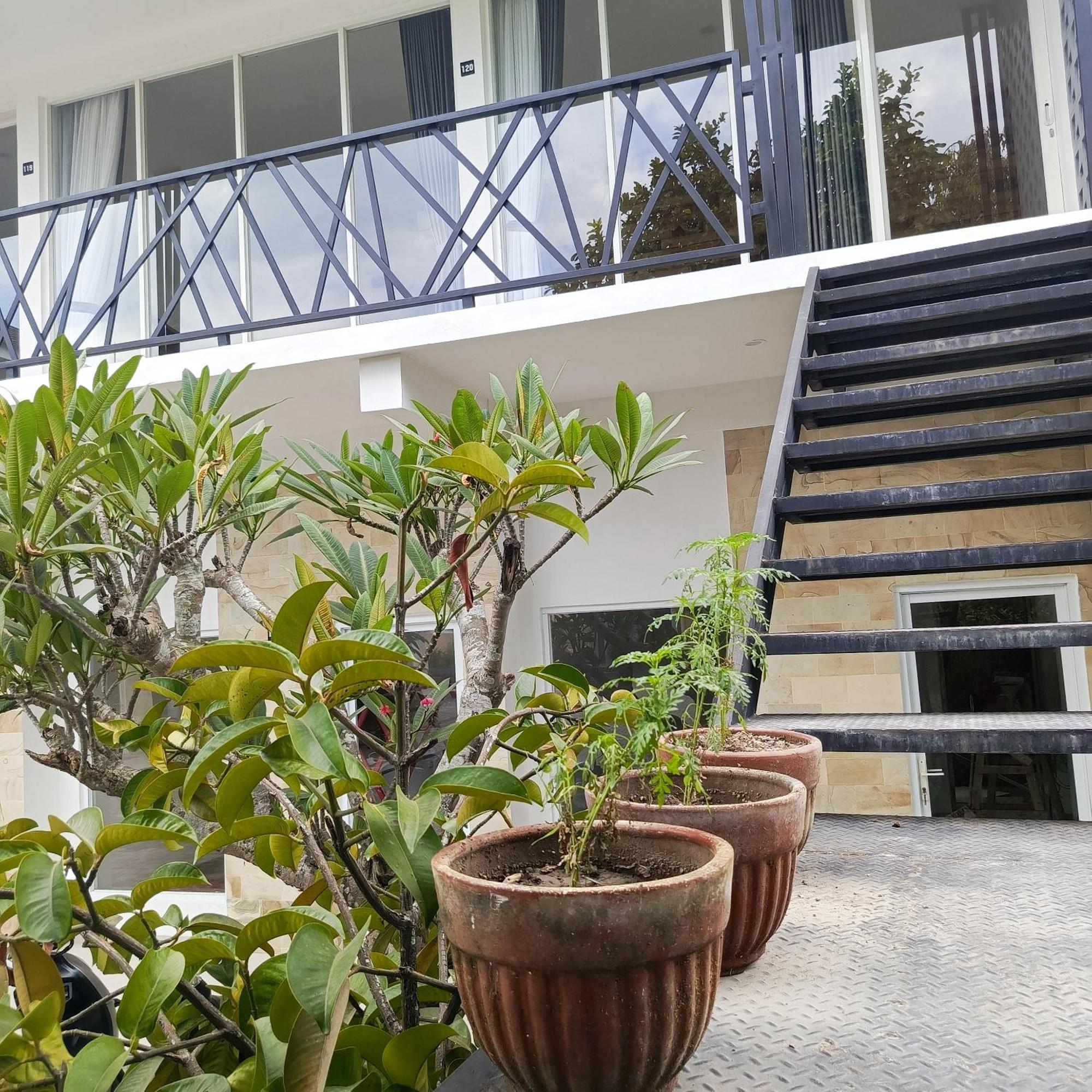 Zavana Rooms & Restaurant Tanjungkarang Dış mekan fotoğraf