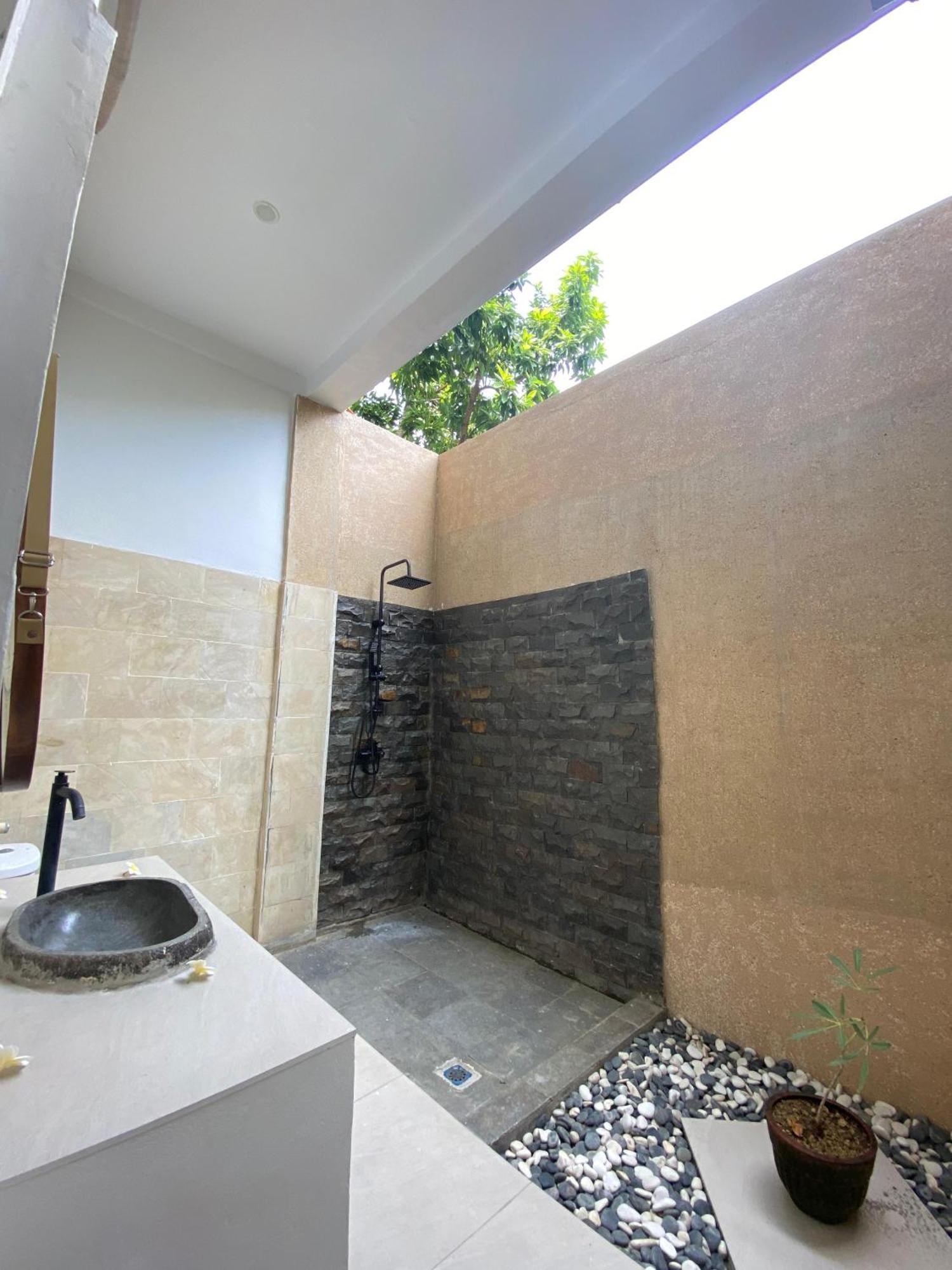 Zavana Rooms & Restaurant Tanjungkarang Dış mekan fotoğraf