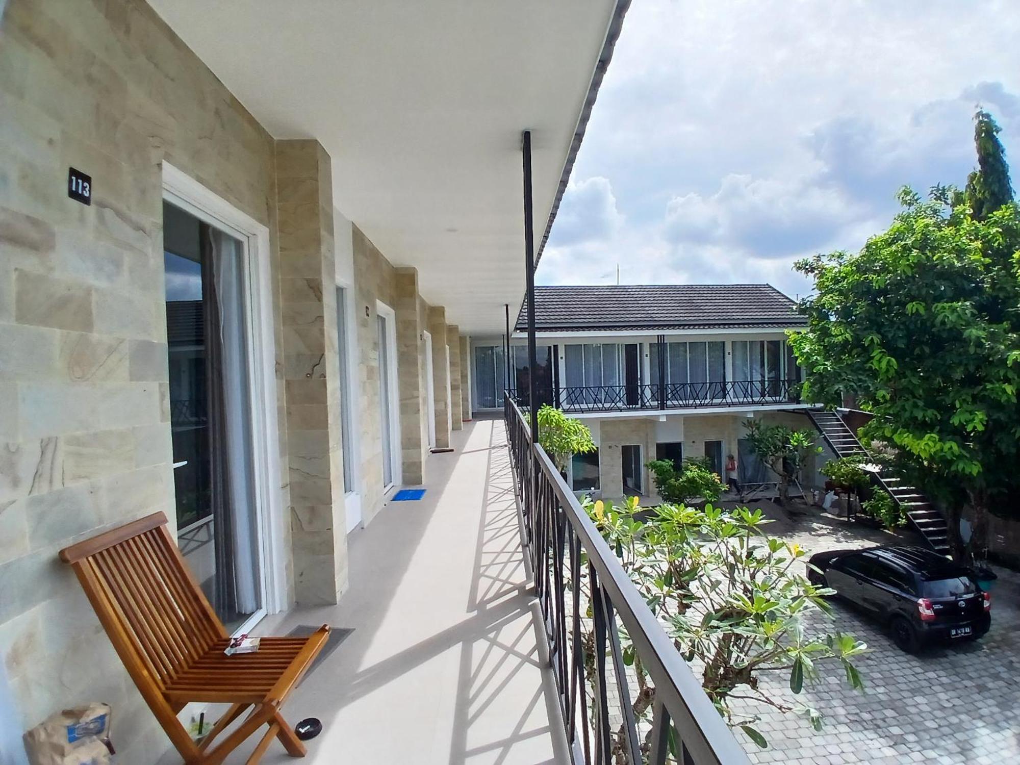 Zavana Rooms & Restaurant Tanjungkarang Dış mekan fotoğraf