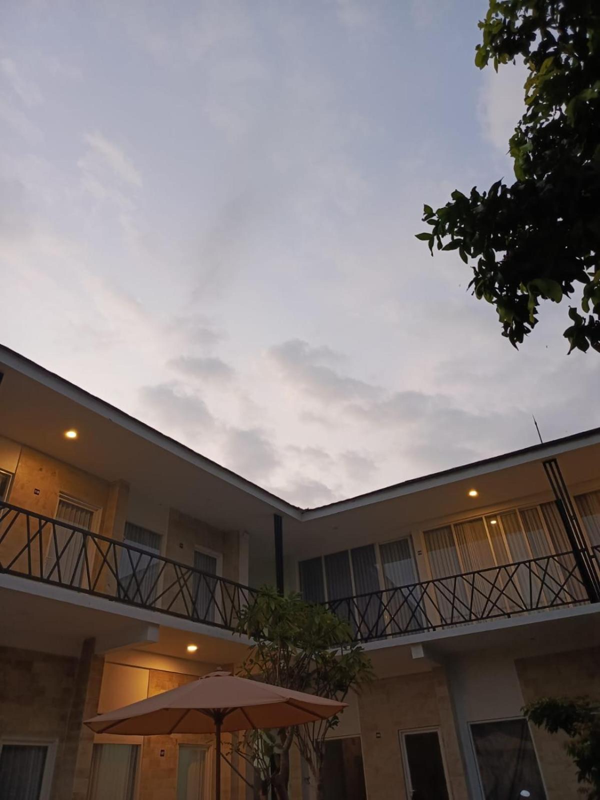 Zavana Rooms & Restaurant Tanjungkarang Dış mekan fotoğraf