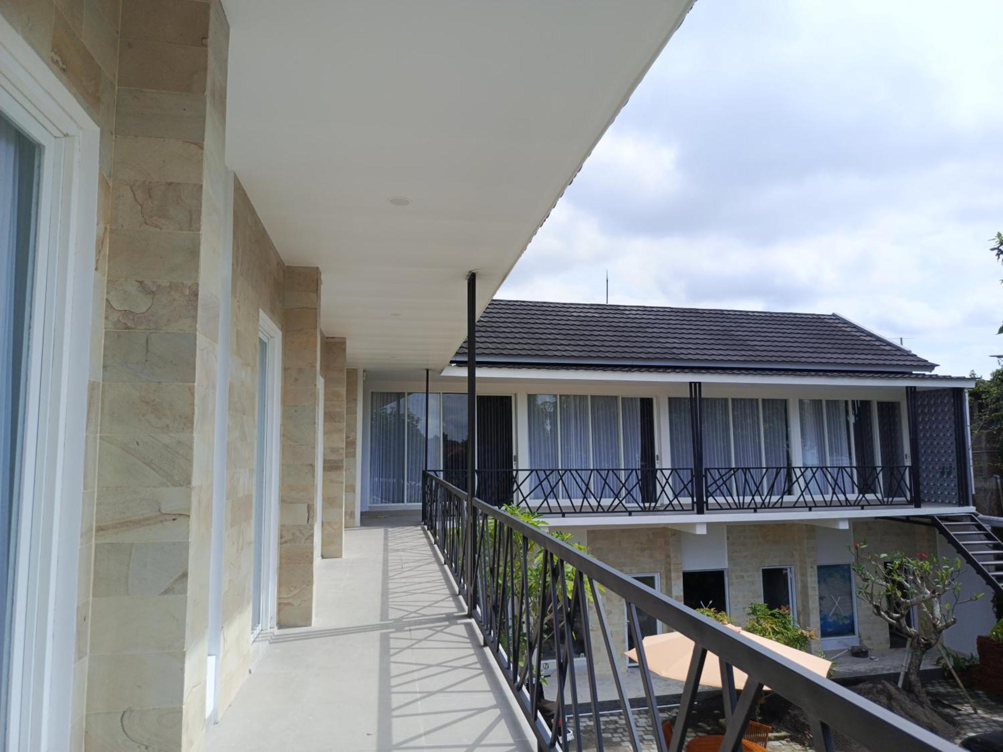 Zavana Rooms & Restaurant Tanjungkarang Dış mekan fotoğraf