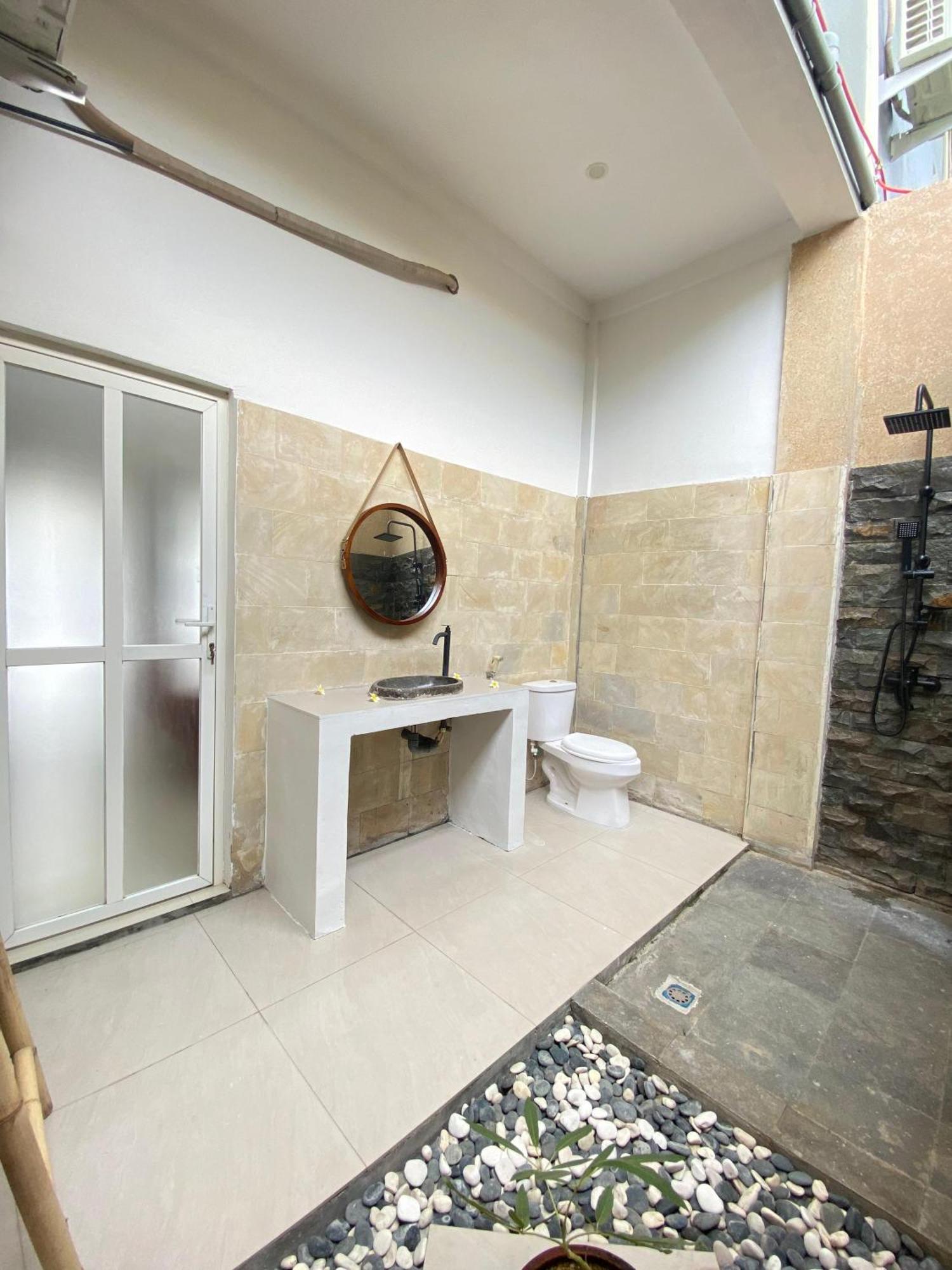 Zavana Rooms & Restaurant Tanjungkarang Dış mekan fotoğraf